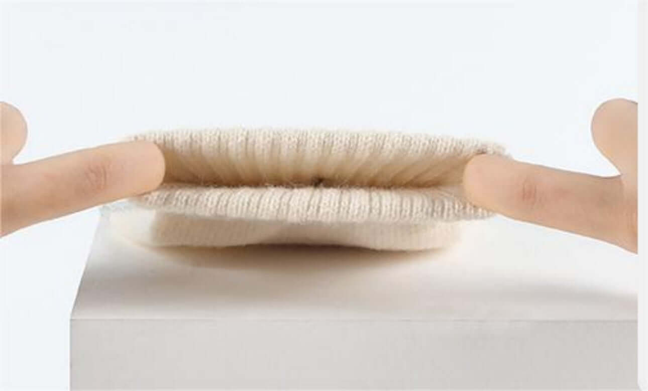 Flip Cap Fingerless Gloves OEM showcased with fingers demonstrating flexibility and soft fleece lining.