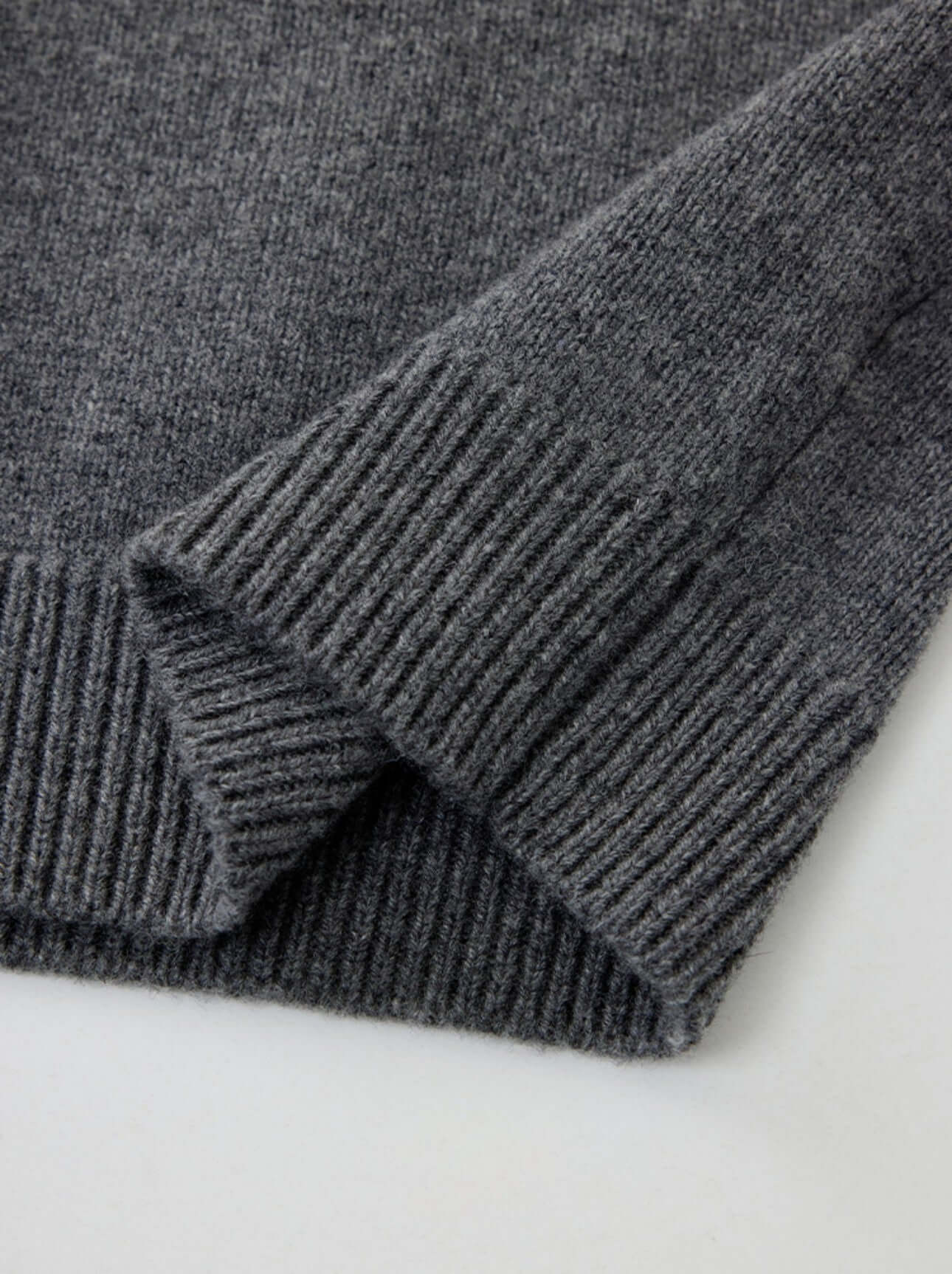 Unisex Cashmere Sweater OEM - Hem Detail